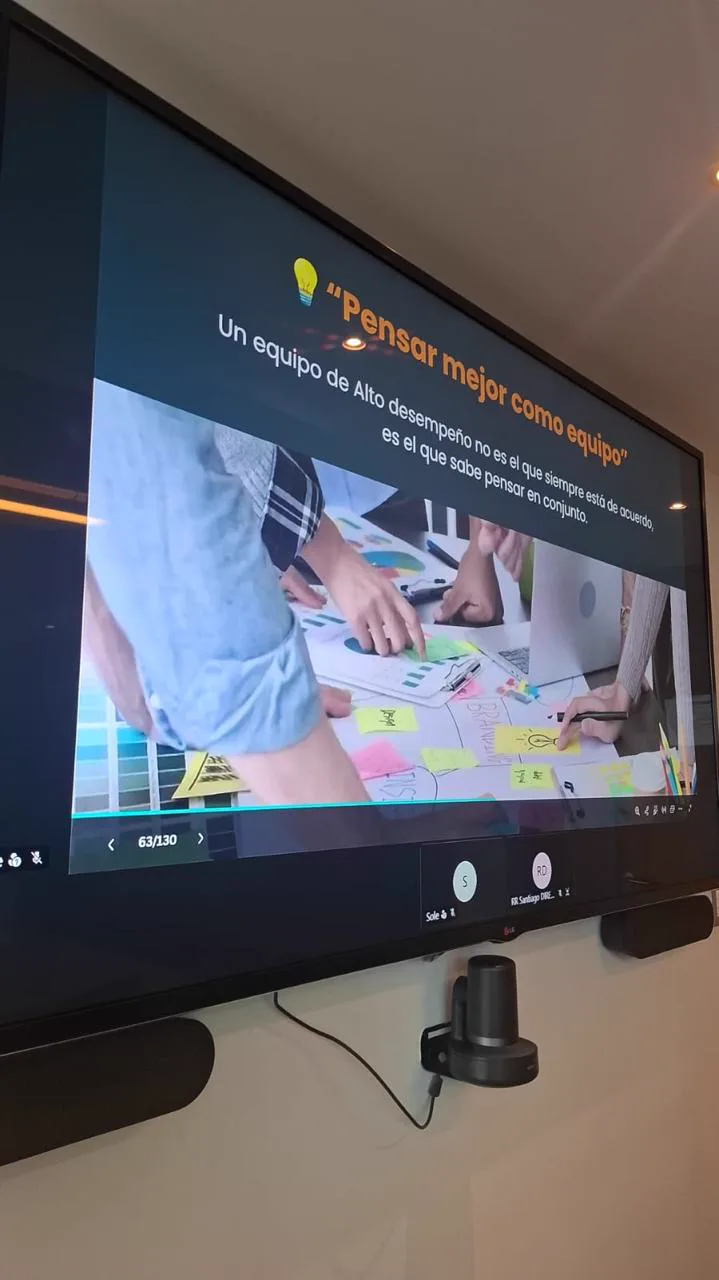 Pantalla del taller con una invitación a pensar mejor como equipo